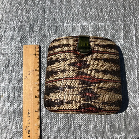 Handmade hand bag with gold tone chain - Picture 7 of 8